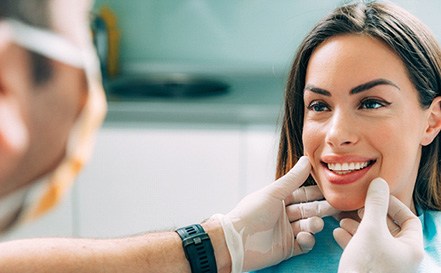 woman visiting cosmetic dentist